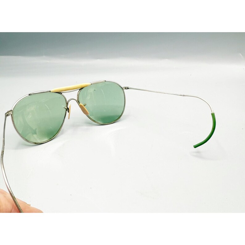 Vintage WW2 Aviator Sunglasses Green Lenses Metal Frame Pre-Ray Ban Glasses AO afbeelding 4