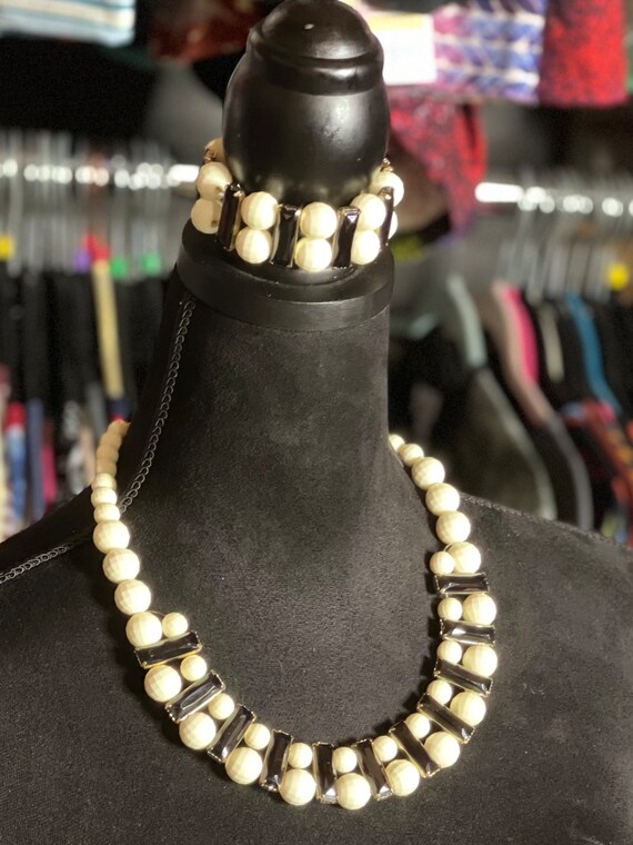 Stunning Vintage Beaded Necklace & Stretch Bracel… - image 2