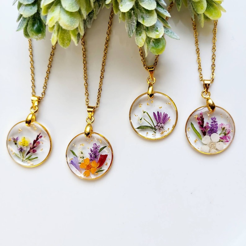 Personalized birth flower bouquet necklace, Handmade Family Garden Real Flower Necklace, , Custom Pressed Resin Pendant Jewelry Gift 