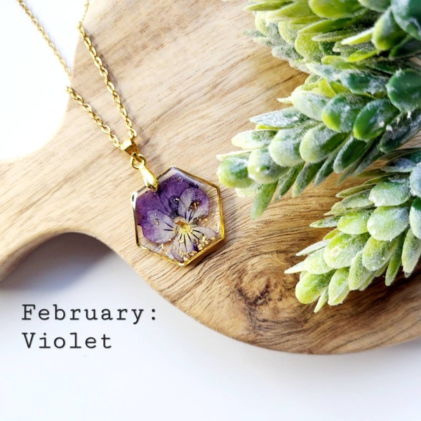 February birth flower necklace, Violet flower, Handmade Birth Month Real Flower Necklace, Personalized Pressed Resin Pendant Jewelry