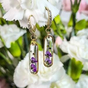 Birth flower dangle hoop earring-bullet capsulte , Handmade Birth Month Real Pressed Flower jewelry, bridesmaid proposal gift