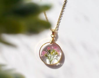 January birth flower necklace, Carnation flower, Handmade Birth Month Real Flower Necklace, Personalized Pressed Resin Pendant Jewelry