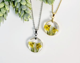 March birth flower necklace, Daffodil, Handmade Birth Month Real Flower Necklace, Personalized Pressed Resin Pendant Jewelry