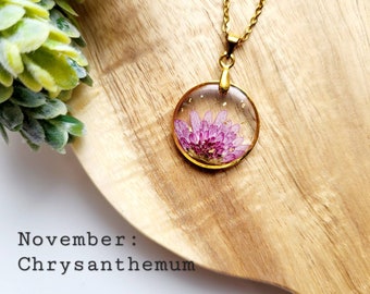 November birth flower necklace, Chrysanthemums, Handmade Birth Month Real Flower Necklace, Personalized Pressed Resin Pendant Jewelry