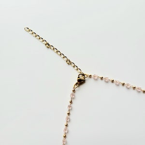 Mini Heather teardrop necklace, pink beaded choker real flower necklace pendant, y2k flower arrangement blush pink beaded chain Bild 5