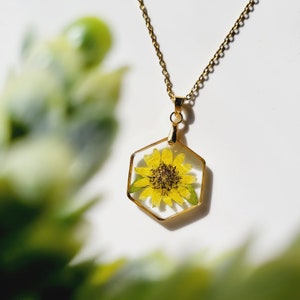 Mini sunflower necklace, Leo zodiac, Handmade Birth Month Real Flower Necklace, Personalized Handmade, Pressed Resin Pendant Jewelry