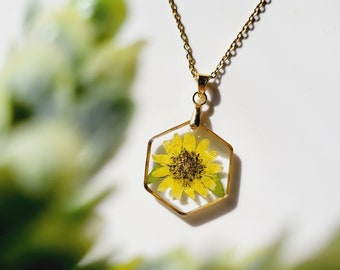 Mini sunflower necklace, Leo zodiac, Handmade Birth Month Real Flower Necklace, Personalized Handmade, Pressed Resin Pendant Jewelry