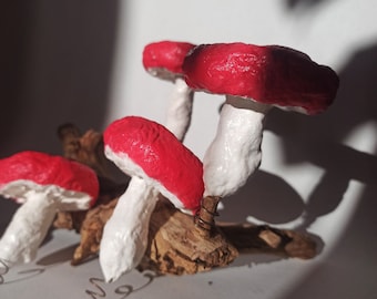 Russula Ornament, Hängende Weihnachtsdekoration, Textile Pilzskulptur, Vintage-inspirierte Pilzdekoration