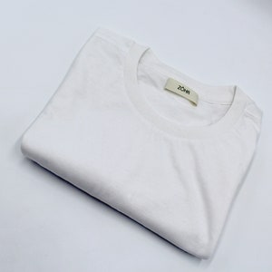 Camiseta manga corta fabricada con materiales 100% reciclados - Moda Sostenible para hombre o mujer - Colores Blanco, negro y gris