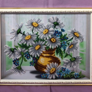 Beaded picture «Daisies in a vase»
