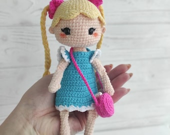 Schema per bambola all'uncinetto in PDF con vestito - Progetto per bambola amigurumi fatta a mano, crea un'affascinante ragazza amigurumi