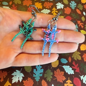 Mini-pärlformade ödlor och geckosörhängen: Helt specialanpassade mixa och matcha reptilsmycken