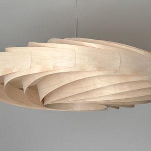 L21B 60-80 Handgemaakte houten hanglamp, berkenfineer. Plafondontwerp hangende kroonluchterlamp afbeelding 7