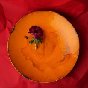 Rustikale Keramikplatte, orange Servierplatte, handgefertigte Keramikschale, Obstplatte, große dekorative Platte, Salatplatte, große Teller