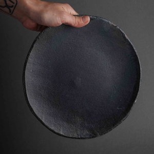 Handgemaakte aardewerk borden set, serveerborden, moderne keramische borden, dinerbord, minimalistisch bord, aardewerk borden, housewarmingcadeau