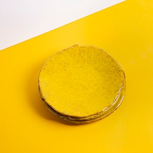 Platillo de cerámica pequeño, plato de arcilla diminuto, plato de descanso de cuchara, plato esmaltado amarillo, plato lateral, plato de servir, plato de aperitivo, plato moderno