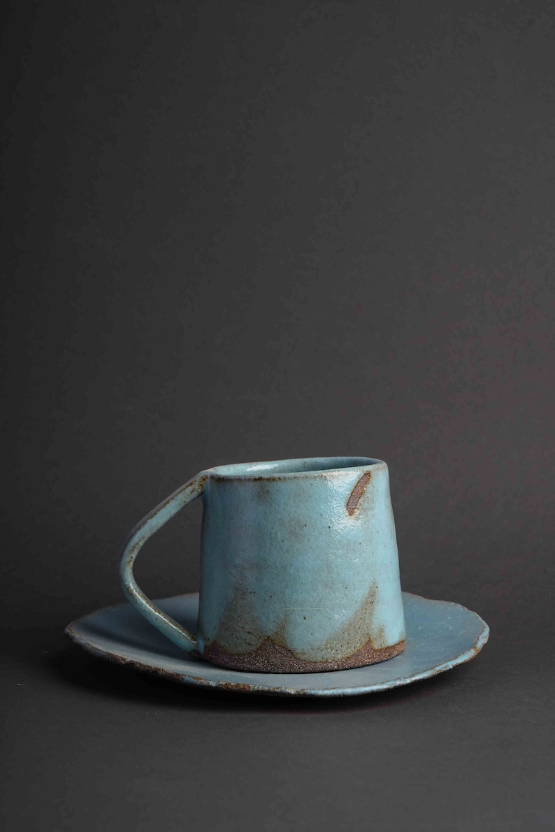 Tasse grise émaillée mate, grande tasse en céramique, tasse en céramique grès cérame, tasse avec anse, tasse rustique avec soucoupe, tasse émaillée, cadeau de tasse à café fait main Blue