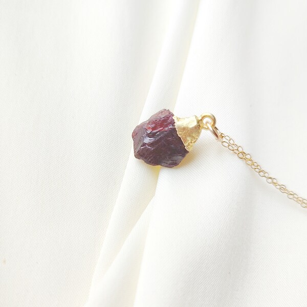 Raw Garnet Crystal Necklace, Gold Layering Boho necklace, January Birthstone necklace in Gold