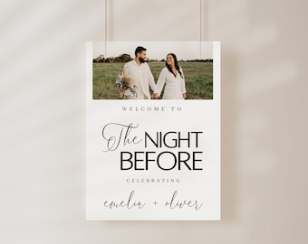 Może przedstawiać: Biały znak z czarnym tekstem, który brzmi "Witamy w The Night Before Celebrating Emelia + Oliver". Na górze znaku znajduje się zdjęcie pary na polu.