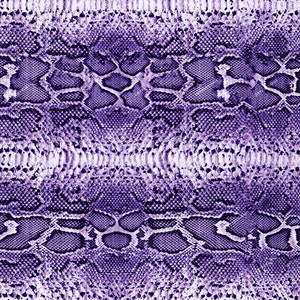 Könnte beinhalten: Lilafarbenes Schlangenhautmuster mit einer strukturierten, geprägten Optik. Das Muster ist symmetrisch und wiederholt sich.