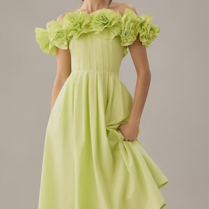 green emerald velvet dress Maeve Anthropologie Kelly Green Eyelet Lace Midi Dress (2)  The Thrifty  Hippy