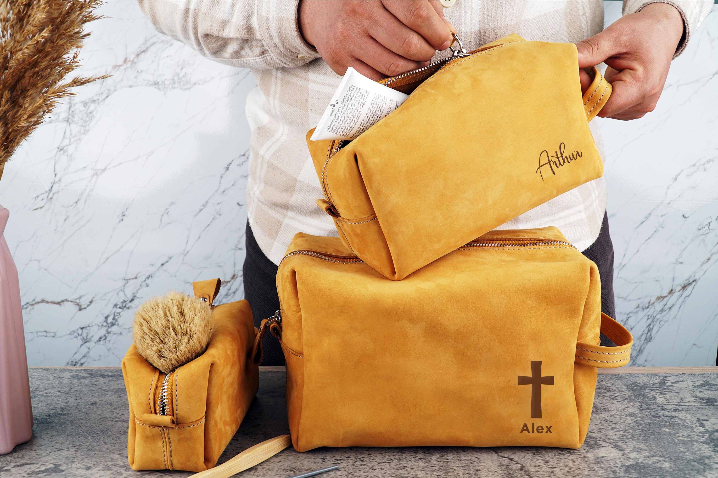 Custom Leather Dopp Kit, Personalized Travel Toiletry Bag - Etsy
