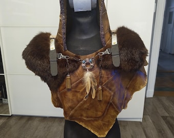 Post Apocalyptischer personalisierter Lederponcho im Tribal-Stil
