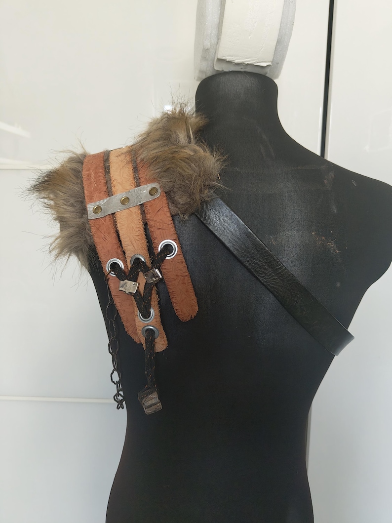 Post Apocalyptic Custom Leather Shoulder Fur Armour - Etsy