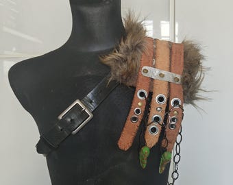Post apocalyptic custom leather shoulder fur armour