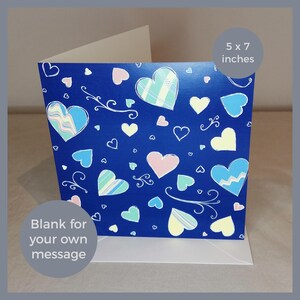 Biglietto di auguri Happy Hearts, vuoto all'interno per il tuo messaggio, perfetto per San Valentino, anniversari e compleanni per una persona amata