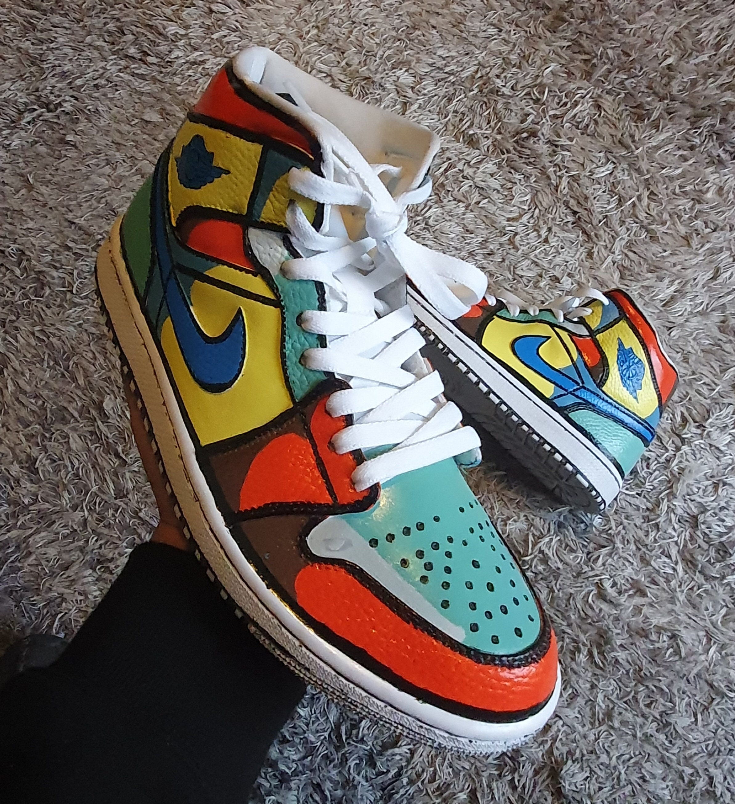 Un malagueño participa en septiembre en París en una exposición mundial de  zapatillas Air Jordan 1 personalizadas – Diario Dia