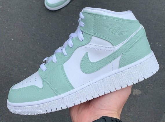 Aangepaste sneakers air jordan 1 mintgroene handgeschilderde - Etsy België