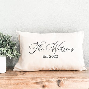 Almohada con nombre personalizado, almohada con nombre familiar, funda de almohada con apellido, regalo de aniversario, regalo de boda, regalo de inauguración de la casa, regalo de decoración