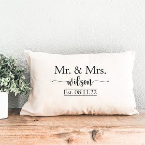Almohada para Sr. y Sra., recuerdo de boda, regalo de boda, almohada personalizada, almohada de pareja personalizada, regalo para pareja, decoración de boda, regalo personalizado