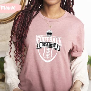フットボール名入りシャツ、カスタムフットボール、女子フットボールTシャツ、フットボールキッズ、フットボールパーティー、フットボールシャツ、フットボールギフト、カスタムスポーツシャツ