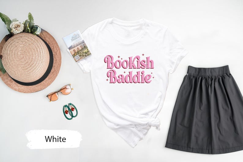 Bookish Baddies Shirt, Bookish TShirt, Buch Liebhaber Shirt, Buch Club Shirt, Buch Club Geschenke, Buch Liebhaber Geschenk, Bücherwurm Shirt, Buch T-Shirt Bild 7