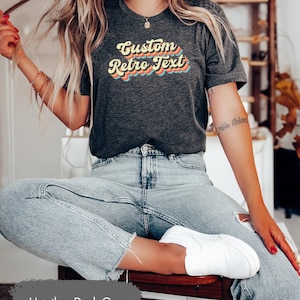 Camiseta retro personalizada, camiseta con fuente retro, camisetas personalizadas, camiseta personalizada, texto personalizado aquí, camiseta personalizada a juego, camiseta con logotipo personalizado