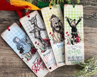 The wizard of Oz. Bookmark. Red slippers. Dorothy. Tin man. Scarecrow. Lion. Classics. Book lovers gift. Child gift ideas. Stocking filler.