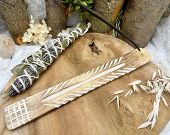 Räucherstäbchenhalter aus Holz mit Ornament-weiß gewachst