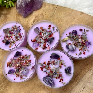 Ritualkerze Entspannung Maxi Teelicht Amethyst mit Rapswachs und Lavendel Bild 2