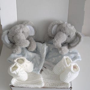 Twin Baby Gift Set: Matching comforters, booties and white beanies in choice of colours