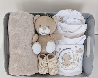 Neutral New Baby Gift: Cream and beige baby bear themed hamper