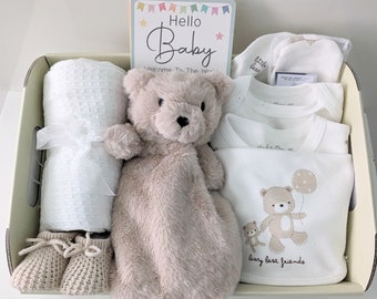 Unisex Teddy Theme Baby Gift Hamper. Neutral Baby Gift with 5 piece layette clothing set, teddy comforter, booties