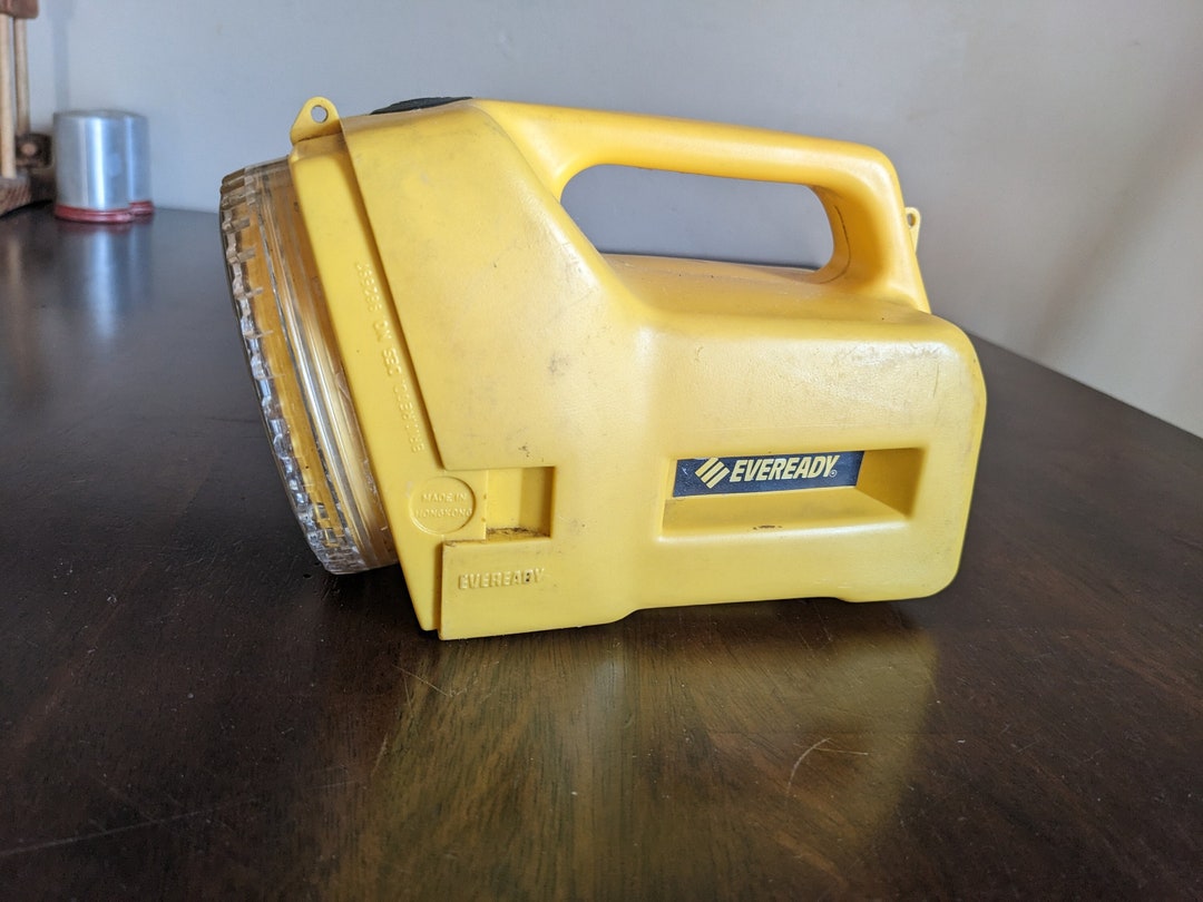 Vintage Eveready 6 Volt Battery Lantern Spotlight Flashlight Etsy