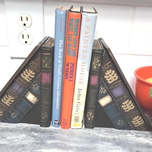 Vtg Bookends Faux Books Shaped Secret Compartment Wood 6 X 6 X 4.5 Inches