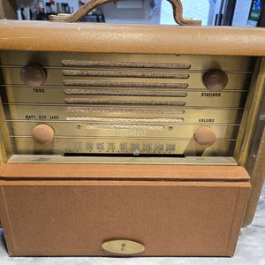 Vtg Westinghouse Mode H-165 Home Suitcase Radio Circa 1948