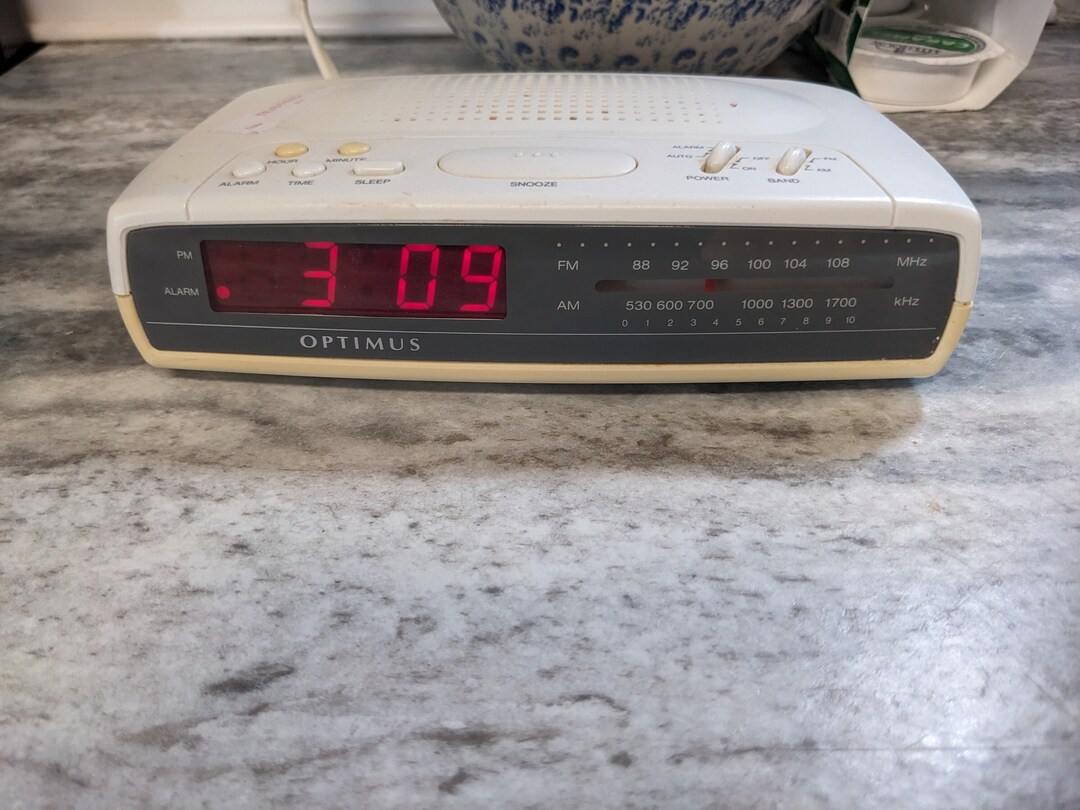 Vintage Optimus Table Desk Top Clock Radio Etsy