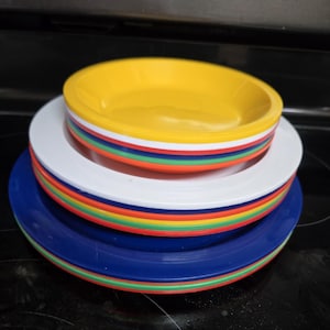 Vtg Ingrid Chicago Party Picnic Camping Ball 24 Piece Set  Plates, Cups, Bowls