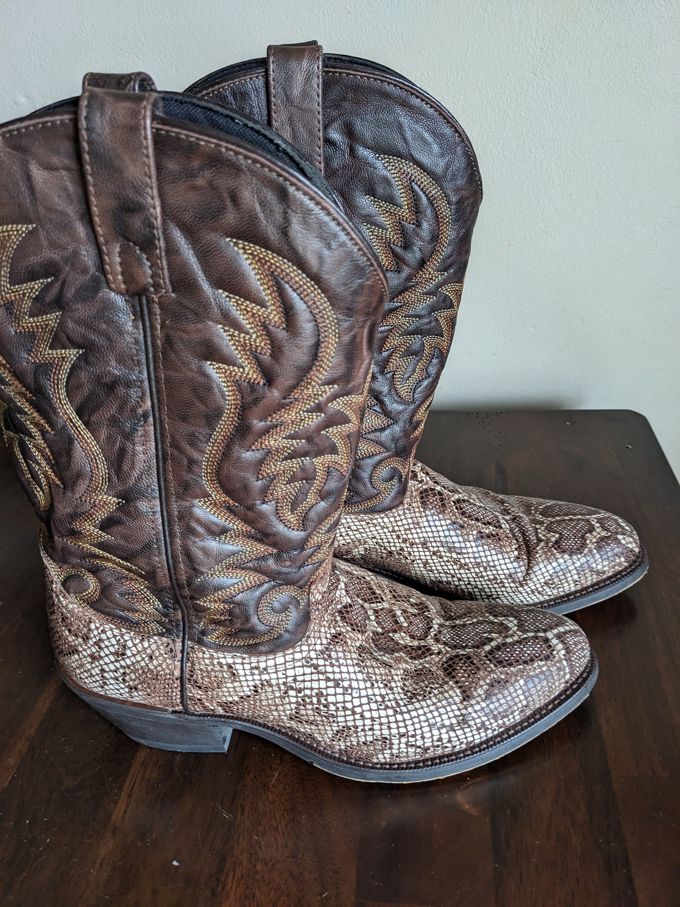 Vintage Laredo Brand Snakeskin Look Western Mens Size 10 1/2  display picture 2