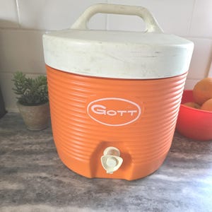 Vintage 1 Gallon Orange Gott Drink Cooler